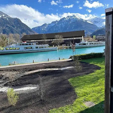 104 - Riverside Daire *